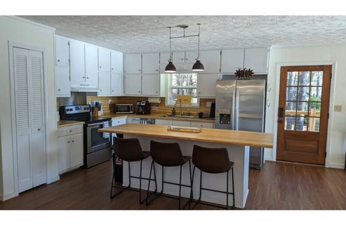 Buckhead House | Cedar Lake Retreat