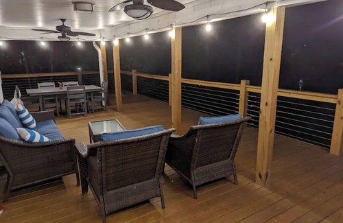 Buckhead House | Cedar Lake Retreat