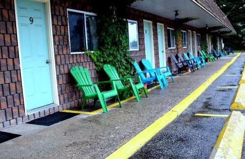 Bracebridge Hotel | Cedar Lane Motel