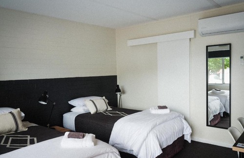 Braidwood Hotel | Cedar Lodge