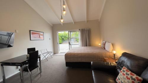 Timaru Hotel | Cedar Lodge Motel
