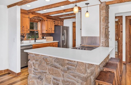 Hendersonville House | Cedar Lodge of Music City