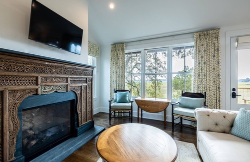 Waverly House | Cedar Lodge on Honey Creek