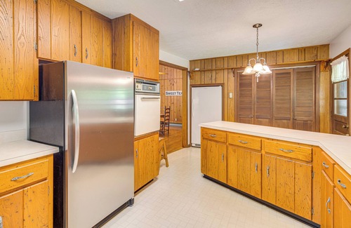 Brevard Cabin | Cedar Mountain Cabin, 2 Mi to DuPont State Forest!