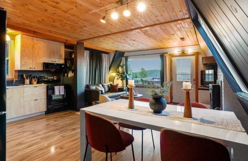 Evergreen Ski Chalet | Cedar Mountain Lodge W/Hot Tub, Views And Wildlife