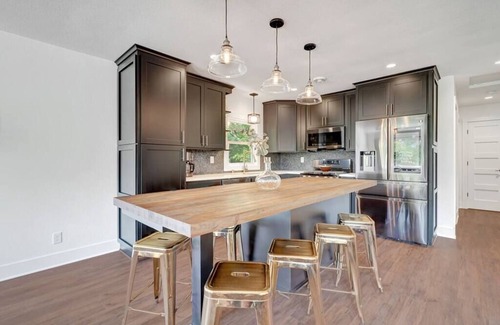 Tichigan House | Cedar Point Retreat-Hot tub, Kayaks, Ice Fishing