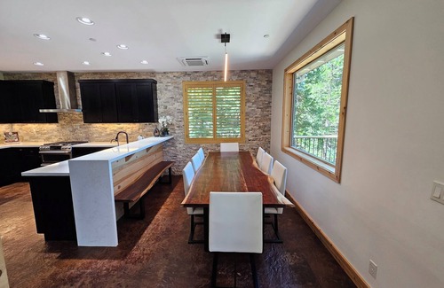Mi-Wuk Village Cabin | Cedar Rock Cabin: 5-bedroom with AC and fitness room in Mi-Wuk Village