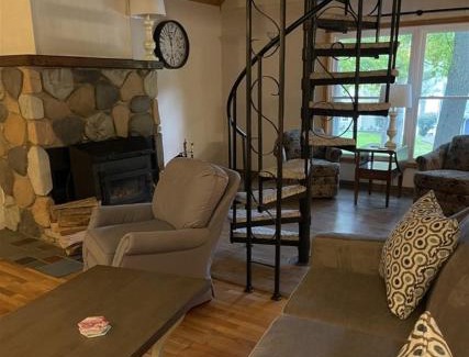 Canadian Lakes House | Cedar Shores Retreat