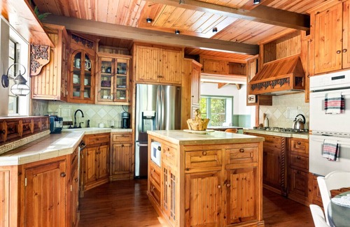 Twin Peaks Ski Chalet | Cedar Snow Cottage in Alps of Lake Arrowhead