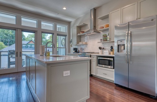 Southtown House | Cedar St. Haven | 3 Bed, 3.5 Bath