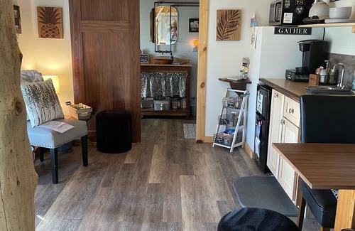 Mount Juliet House | Cedar Twig Cabin: Serene and cozy