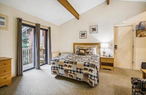 West Bridgewater Hotel | Cedarbrook Queen Studio 207