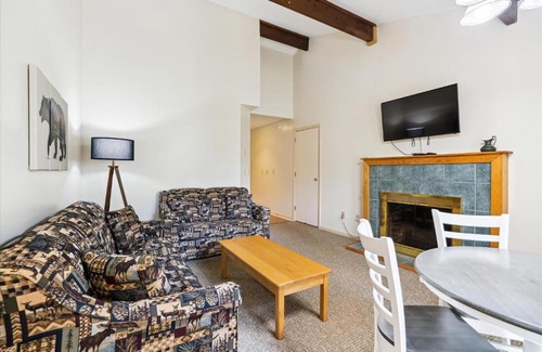 West Bridgewater Hotel | Cedarbrook Queen Suite 203