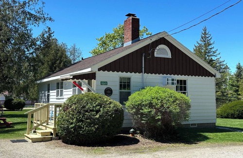 Ephraim Cottage | Cedars and Sandy Beaches