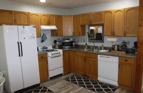 Franklin Cabin | Cedars Cabin-Smoky Mountain Views and Hot Tub - Pet Friendly