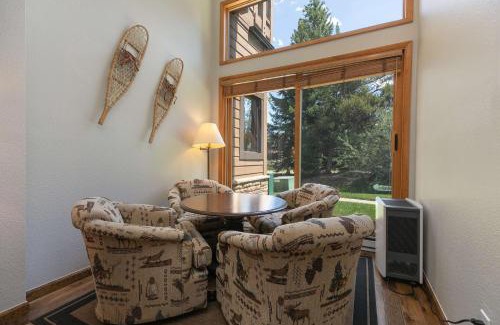 Peak 9 House | Cedars Liftside Townhome: Ski In/Ski Out