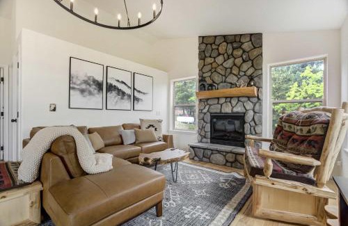 Woodland Park House | Cedarstone Lodge Luxe Mountain Retreat w Hot Tub