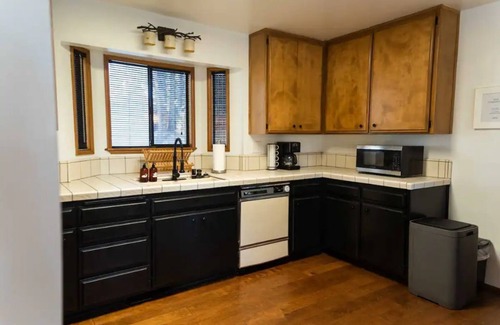 Arrowhead Villas House | Cedarwood ✶ Escape - Cozy Mountain Getaway!