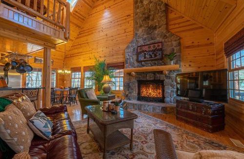 Saugatuck House | Cedarwood Lodge