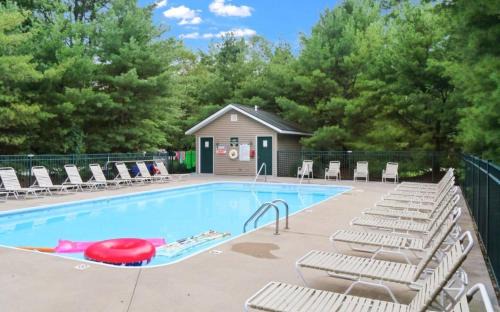 Saugatuck House | Cedarwood Lodge
