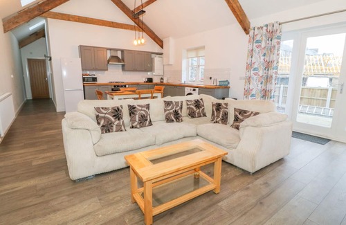 Criccieth Cottage | CEFN BRYN BACH, pet friendly, character holiday cottage in Criccieth