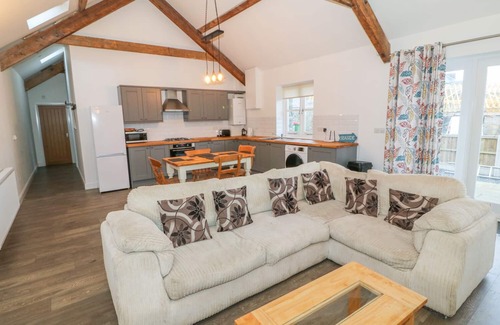 Criccieth Cottage | CEFN BRYN BACH, pet friendly, character holiday cottage in Criccieth
