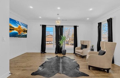 East Point House | Celebrations & photoshoots welcome here! Come for the event, stay for the beds!