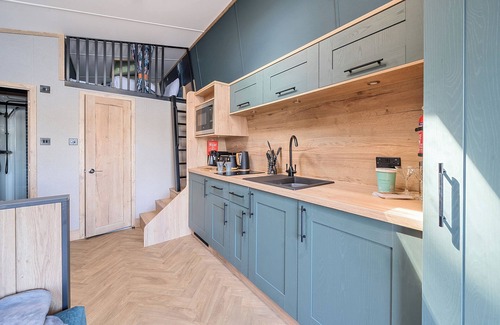 Great Billing Cottage | CELESTIAL SKYLIGHT - BILLING AQUADROME in Billing Aquadrome Holiday Park