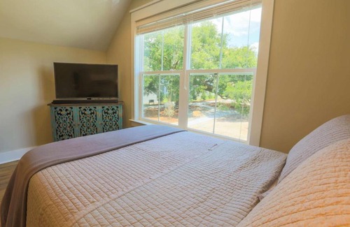 North Charleston House | Celtic Carriage House