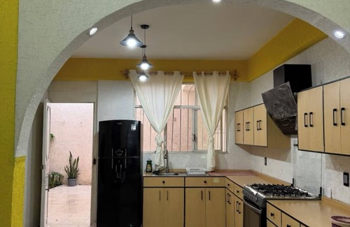 Chilpancingo de los Bravo House | Centrally located residence