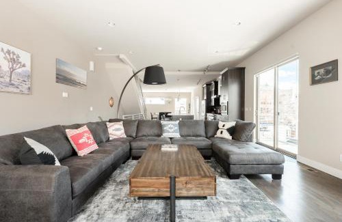 Highland House | Center of LoHi - Roof Deck - Walk Everywhere