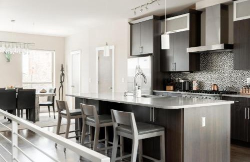 Highland House | Center of LoHi - Roof Deck - Walk Everywhere