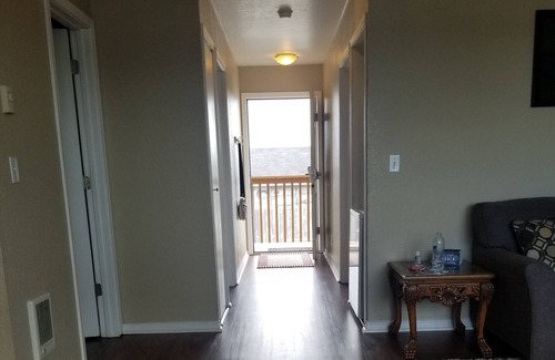 Ocean Shores Condo | Center of Town w/Fireplace - free Wi-Fi.