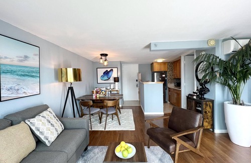 Waikiki Apartment | Center of Waikiki - 1 Bedroom 3 Queen Size Beds