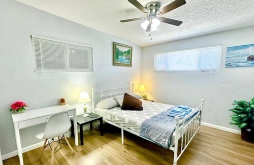 Chinatown Apartment | Center Vegas Bedroom L