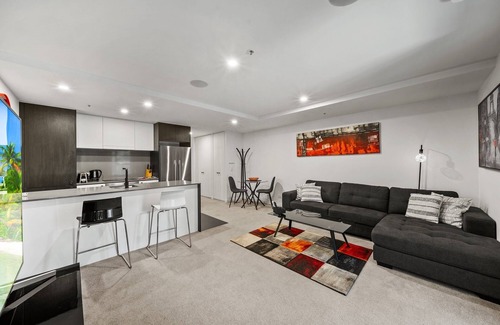 Braddon Apartment | Central 1-Bed Apartment with Pool and Gym Access