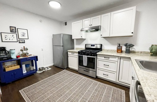 Miramonte House | Central 1940s Bungalow Gem Mins to Downtown & UofA
