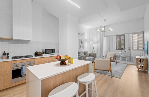 Fortitude Valley Apartment | Central 1BR Apartment Perfect for Couples or Solo