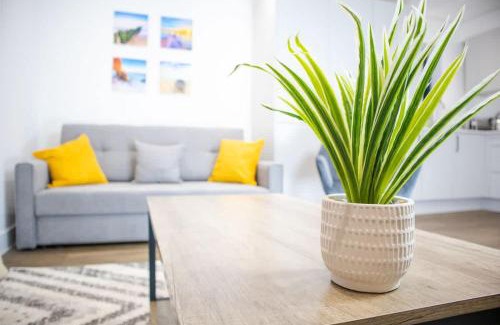 Kemptown Apartment | Central 2 Bed 2 Bath Apartment near Brighton College, Beach, Hospital - Long Stay Offers