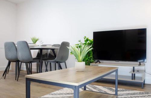 Kemptown Apartment | Central 2 Bed 2 Bath Apartment near Brighton College, Beach, Hospital - Long Stay Offers