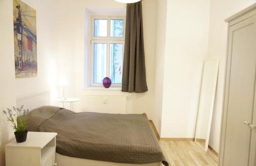 Friedrichshain Apartment | Central 2 bedroom flat for families & calm guests