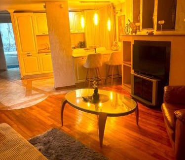 Old City Apartment | CENTRAL 2 CAMERE CU VIEW P-ta VICTORIEI