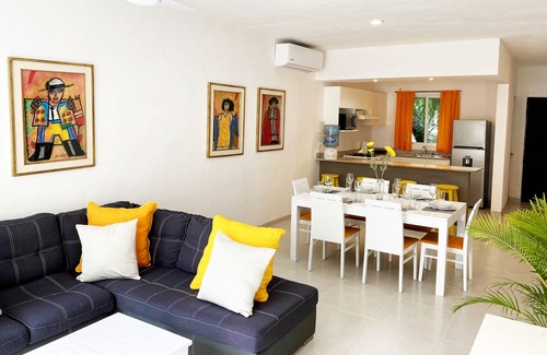 Zazil-ha Condo | Central 2BR, 1 Block to Beach, Large Private Roof, Pool, Parking, Rooftop Pool