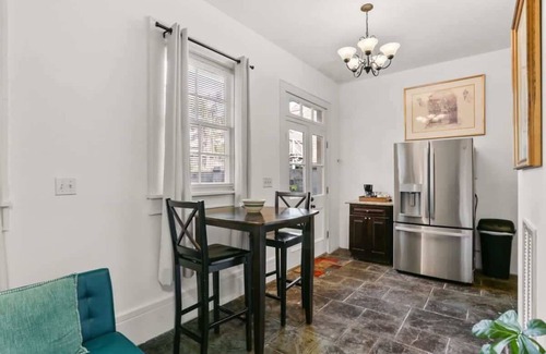 Faubourg Lafayette House | Central 2BR/2BA | Courtyard | Two Private Spaces