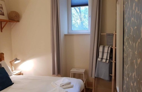 Newington Apartment | Central 3 Bedroom next to Leafy Meadows