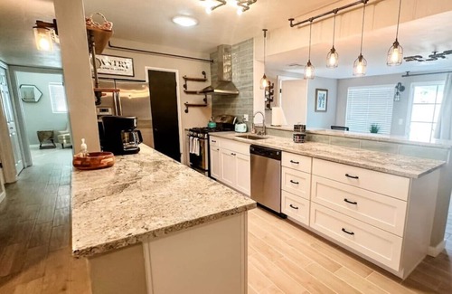 Rosemont West House | Central/3 BR 1 BA/Fenced Yard/Carport/Cozy