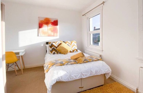 Reading House | Central 4 bed-Reading City Centre