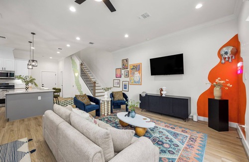 Greater Third Ward House | Central 4bd: Outdoor Movie - Ping Pong - BBQ
