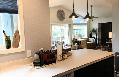 Swiss Manor House | Central AC-4 Bedroom-Arizona Trail