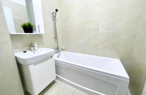 Sector 5 Apartment | Central Adress CD10